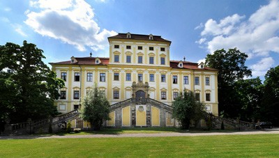 Letní romantický pobyt na Zámku Červený Hrádek